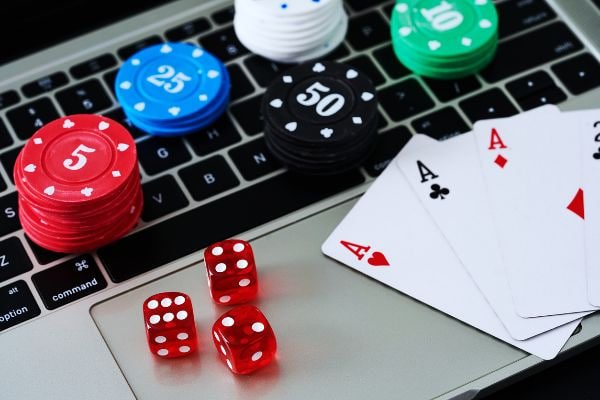 Live Casino တိုက်ရိုက် ကာစီနို ဂိမ်းများ